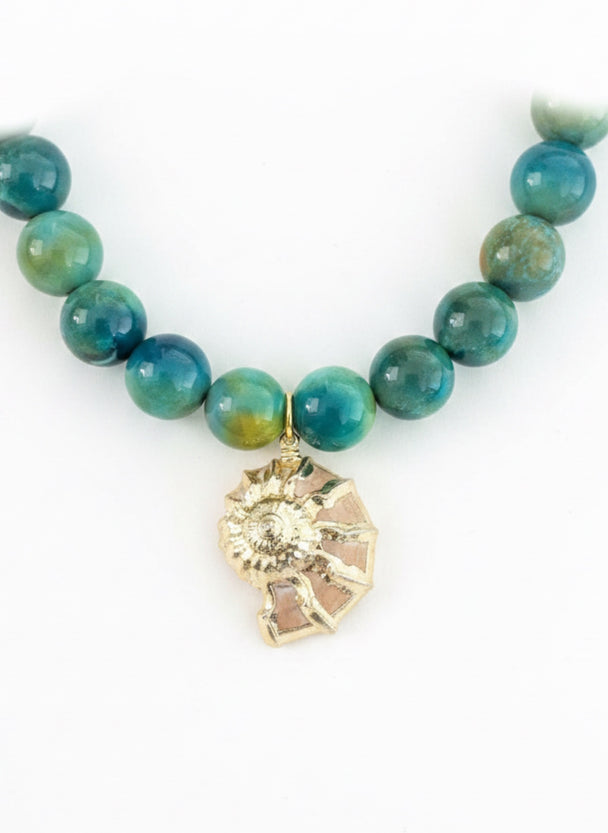 COQUILLE VERTE Necklace — Green Agate & Shell | Gold-Plated Silver