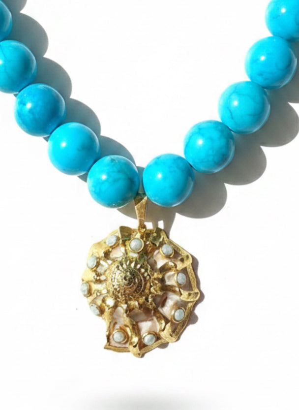 COQUILLE Necklace — Turquoise & Sea Shell Pendant | Gold-Plated Silver